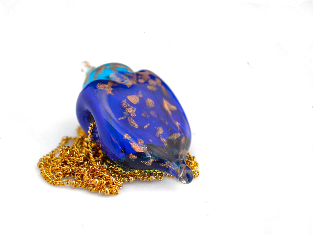 Victorian peach necklace with detailed design